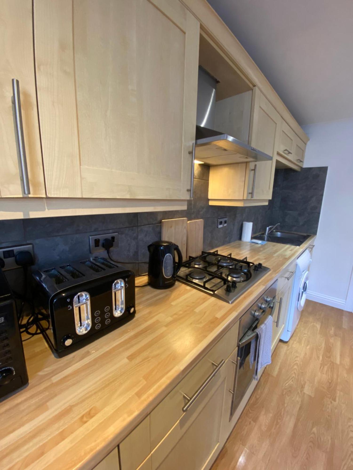 Apartment Flex Lets - Azalea Terrace